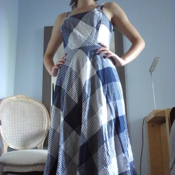 Cute plaid dress with intricate back - Picture 2 of 7